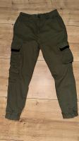 Bershka Cargo Hose Khaki in Gr. S Nordrhein-Westfalen - Gelsenkirchen Vorschau