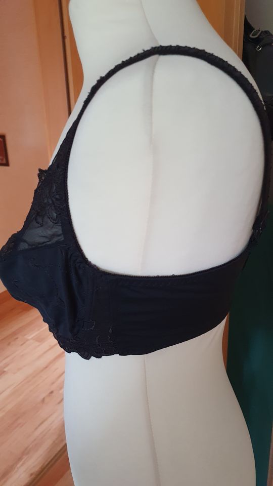 Hunkemöller Damen BH 80E schwarz Spitze NEU in Lilienthal