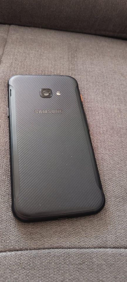 Samsung Galaxy XCover 4S  mit 2 Akkus, wie neu in Bielefeld