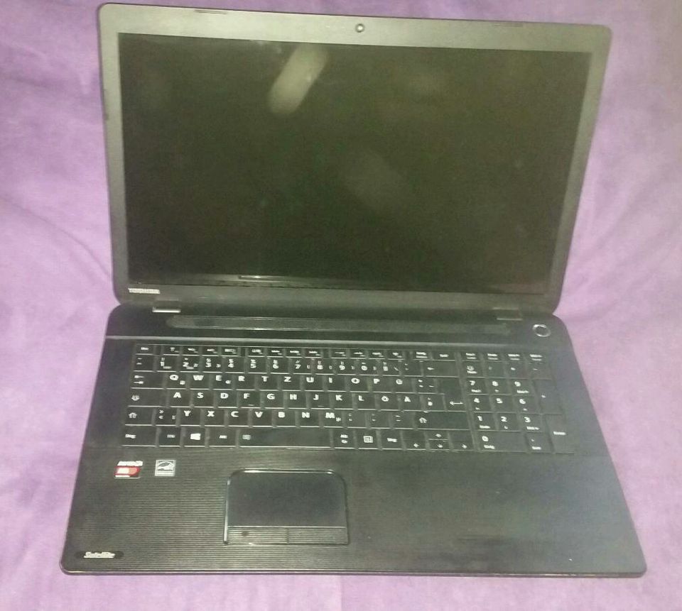 Toshiba satelite c70d Laptop 17" Notebook Wind.10 750GB 8GB RAM in Magdeburg