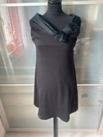 Festliches Damenkleid, Größe 38/M, Schwarz Nordrhein-Westfalen - Menden Vorschau