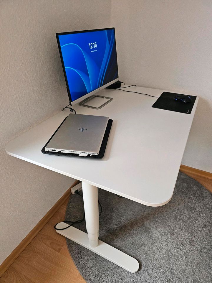 Höhenverstellbarer Schreibtisch (IKEA Bekant) in Sankt Augustin