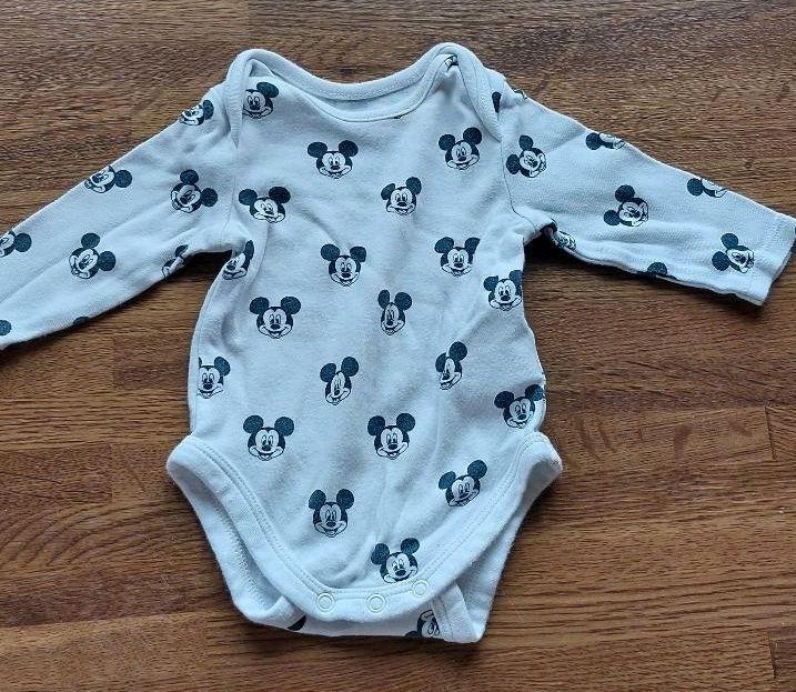 5 Body's  56 / langarm & Kurzarm C&A  Disney Baby und H&M Disney in Stadland