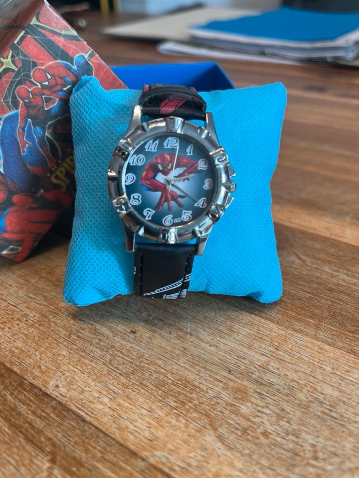 SPIELZEUG Armband Uhr Spiderman  Marvel DC in Elsterberg