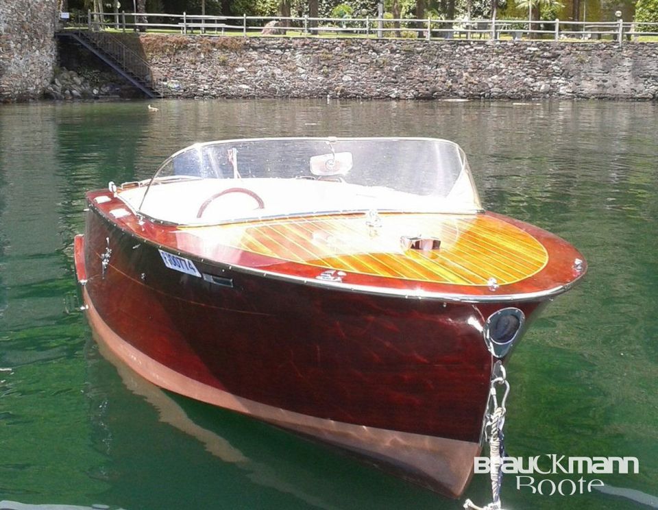 Boesch 560 De Luxe Motorboot Standort Heiligenhaus bei Düsseldorf in Brandenburg an der Havel