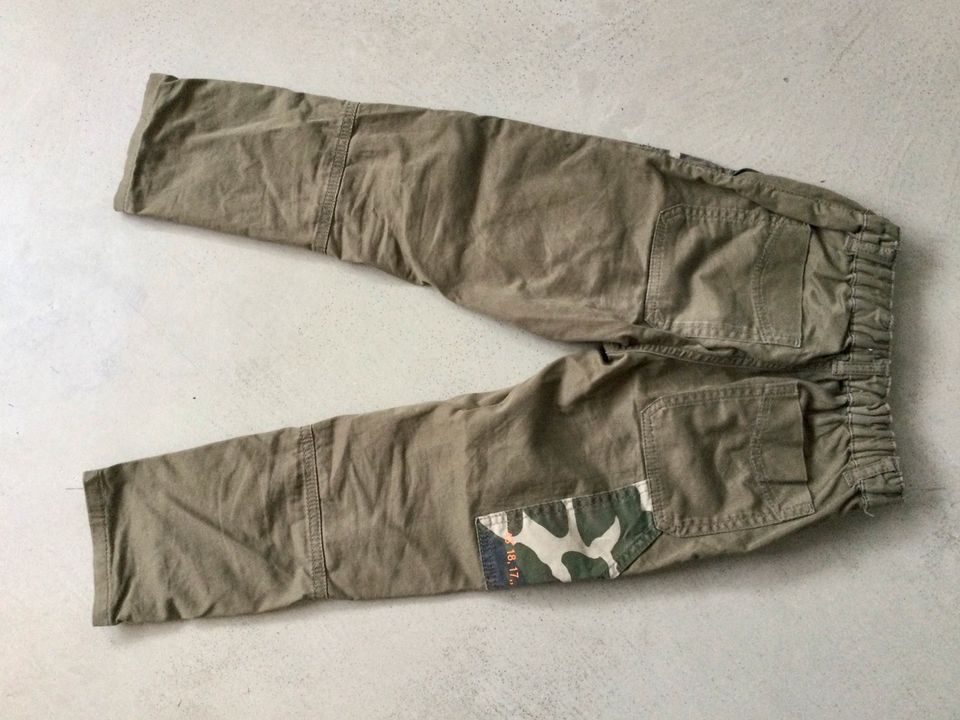 Zara Camouflage Stoffhose wie neu in Bietigheim-Bissingen