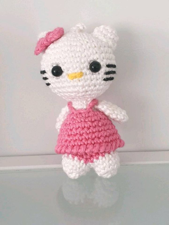 Amigurumi Schlüsselanhänger Hello Kitty in Nordrhein-Westfalen - Krefeld |  eBay Kleinanzeigen ist jetzt Kleinanzeigen