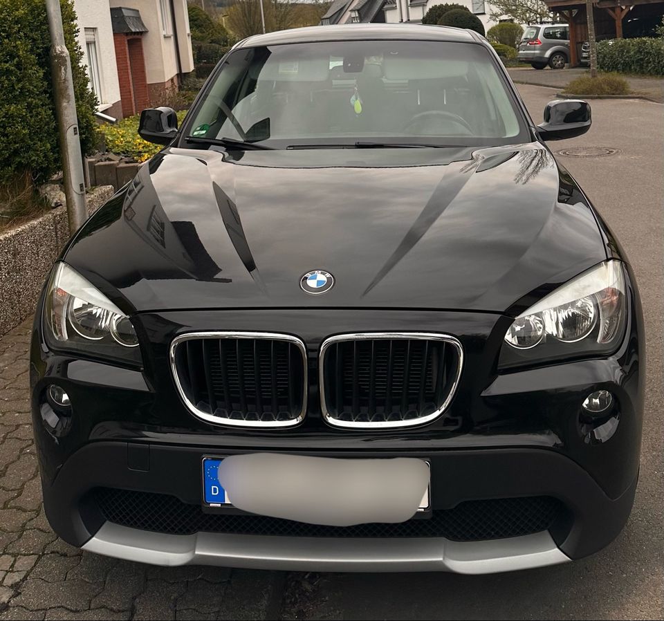 BMW X1 xDrive18d in Olpe