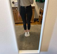 Schwarze Skinny Jeans von Pull & Bear in 34 Hessen - Schlitz Vorschau
