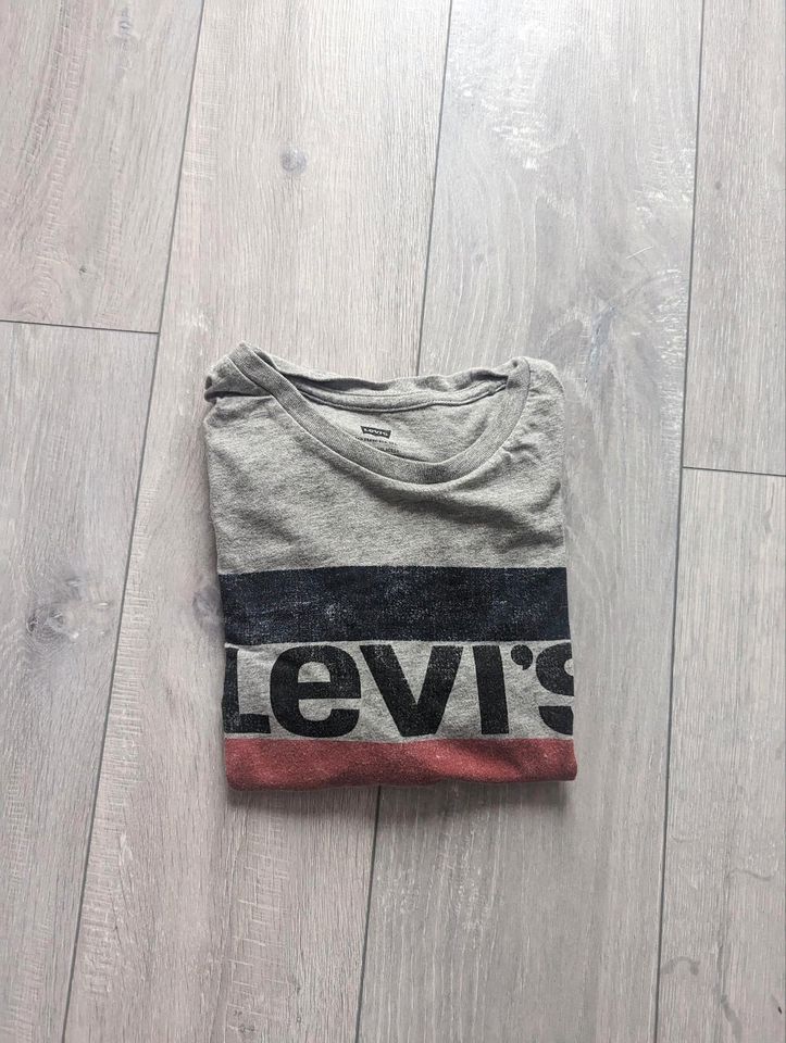 Levis T-Shirt Gr.L in Bingen