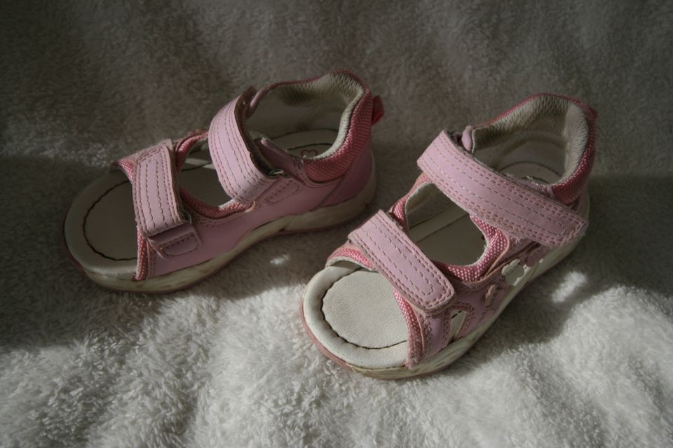 Mädchen Sandalen Cup Cake Sommerschuhe Gr. 22 innen 14cm rosa in Theismühlen