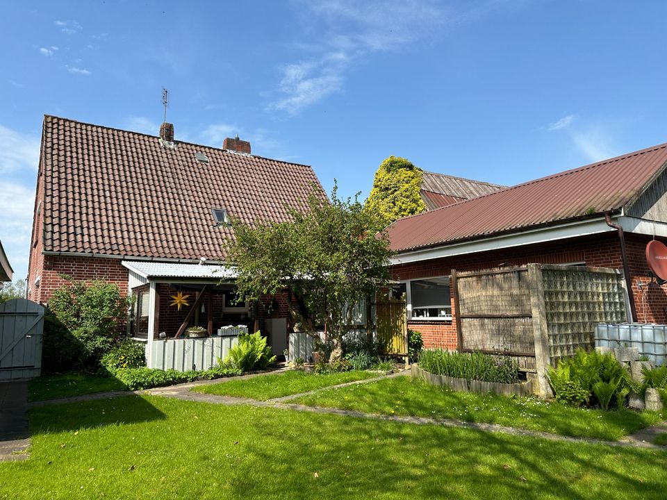Resthof mit Einliegerwohnung, Reitplatz und viel Weidefläche zu verkaufen in Ihlienworth