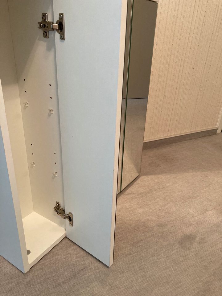 Spiegelschrank Badezimmer mit Beleuchtung Schrank Hängeschrank in Angelmodde