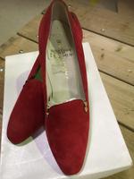Neuwertig! ARA Elegance Damen Wildleder Pumps in rot, Gr. 39 Niedersachsen - Osterholz-Scharmbeck Vorschau