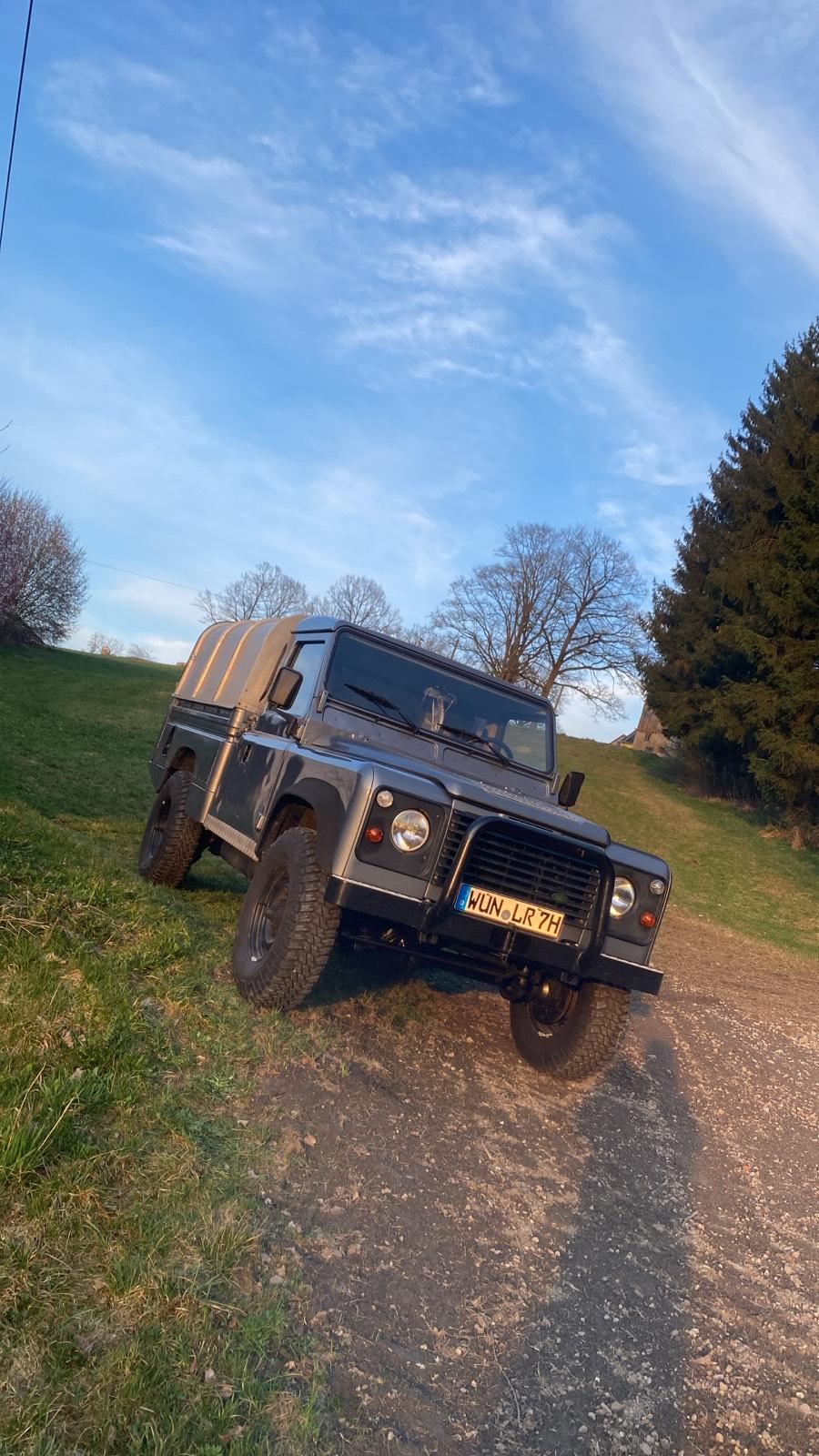 Abbildung des Autos Land Rover 110 HCPU Defe…