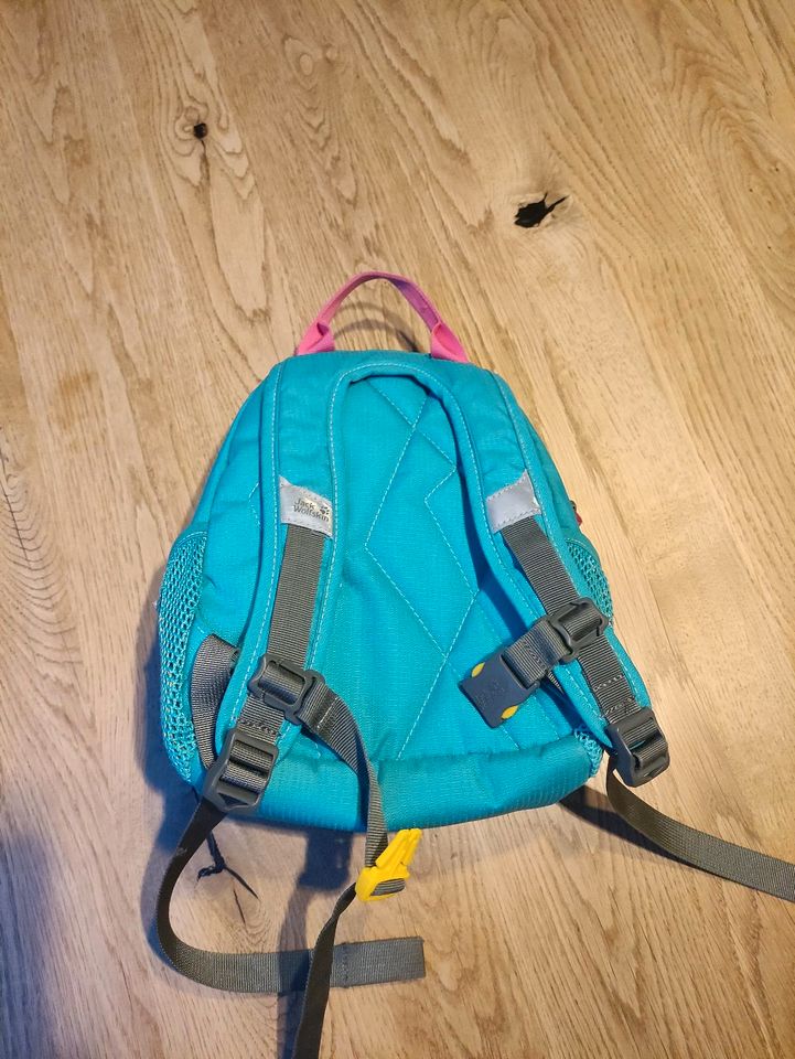 Kinder Wanderrucksack Jack Wolfskin Buttercup in Aicha vorm Wald