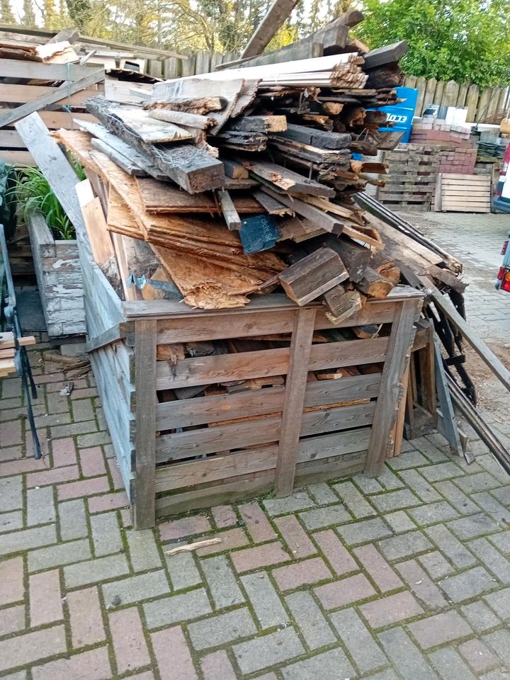 Abfallholz für Brenntonne zu verschenken in Schöningen