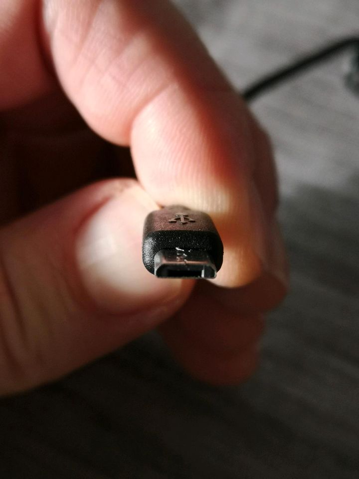 12 V Ladegerät Micro - USB *neuwertig* in Gäufelden
