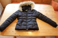 H&M Winterjacke schwarz Größe 152 mit abnehmbarer Kapuze München - Bogenhausen Vorschau