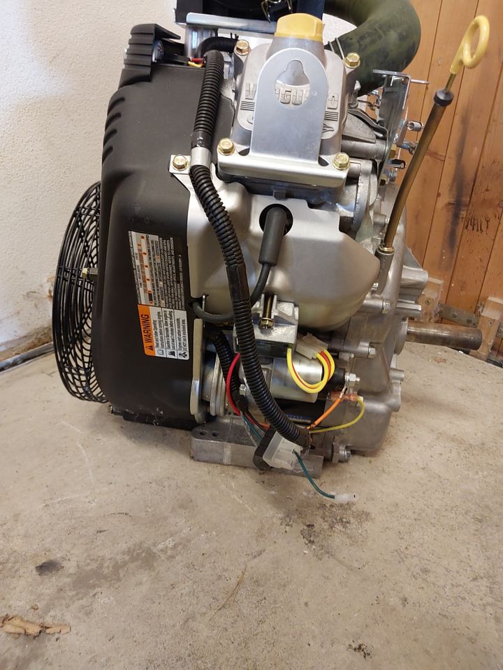 Briggs & Stratton Vanguard Commercial 31 HP 31HP Motor - NEU in Pfaffenhofen a.d. Ilm