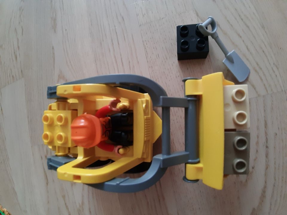 Lego Duplo Frontlader Bagger Bauarbeiter 5650 in Dreieich