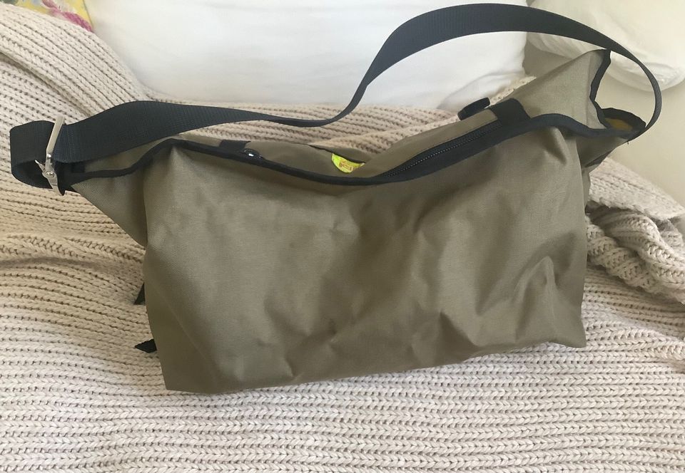 MANHATTAN PORTAGE Messenger Bag Weekender olivgrün / khaki in Oldenburg