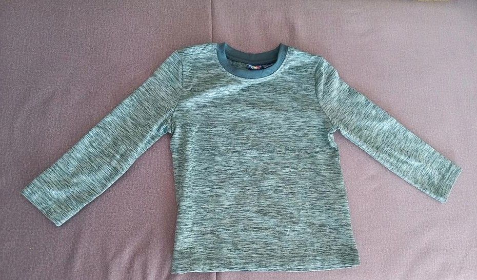 Thermo Langarmshirt in Größe 98 / 104 für 2 € in Lebach