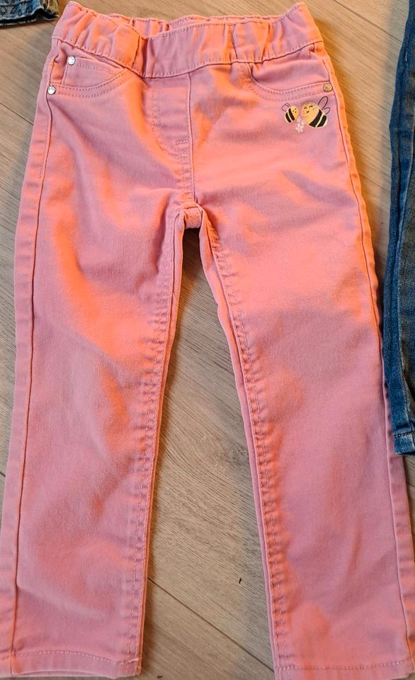 12 Hosen Größe 98 Denim Benetton lupilu usw Bekleidungspaket in Ratzeburg