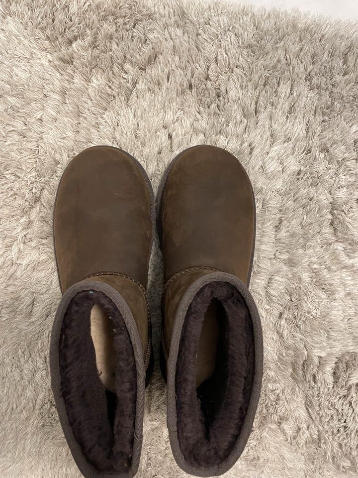 UGGs Braun Leder Gr.39 in Bielefeld