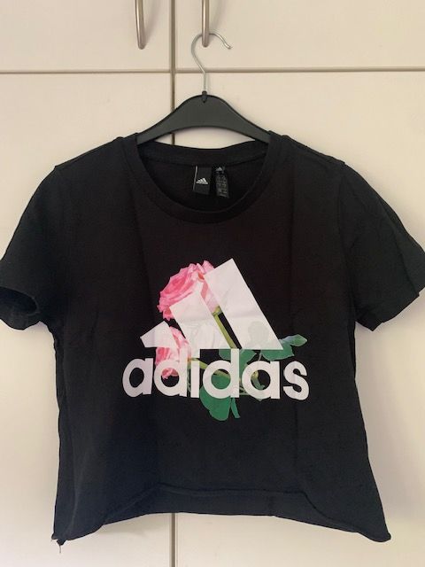 Adidas T-shirt in Gießen