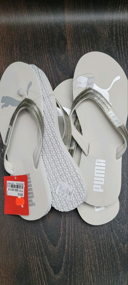 2 x Flip Flops von Puma neu Silber weiß Sandalen in Berlin