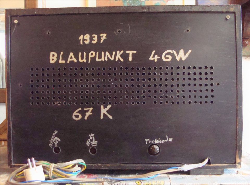 Antik Röhren Radio BLAUPUNKT 4 GW 67K in Klingenmünster