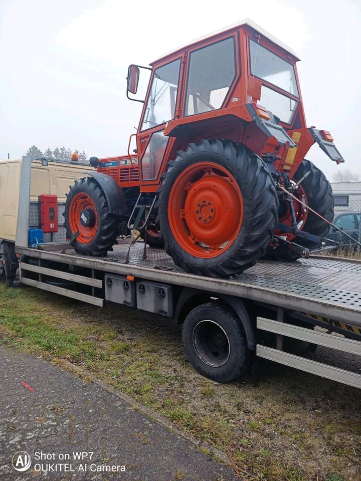 Transport von LKW in Berlin