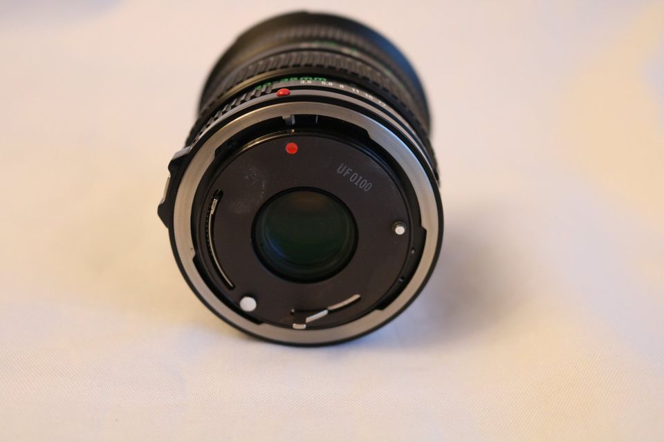 Canon Objektiv Zoom Lens FD 20-35mm f/3.5L mit Hood BW-72 in Moers