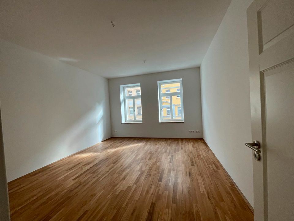 ERSTBEZUG! EBK möglich! Traumwohnung mit Balkon, Aufzug, Bad mit Wanne & Dusche / WE 7 in Chemnitz