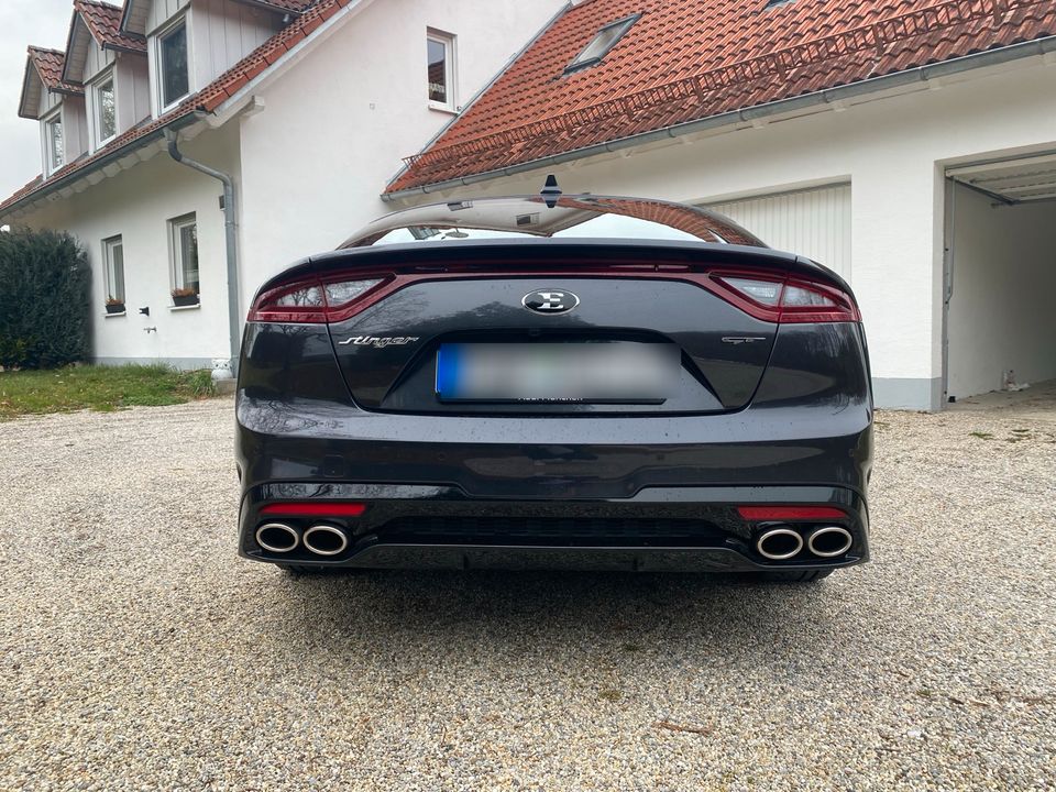 Kia Stinger GT 3.3 V6 *Top Zustand* in Gerolsbach