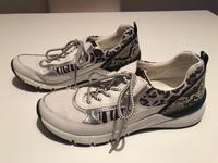 Sneaker von Marco Tozzi (Größe 40) weiß Animal Print Rheinland-Pfalz - Mainz Vorschau