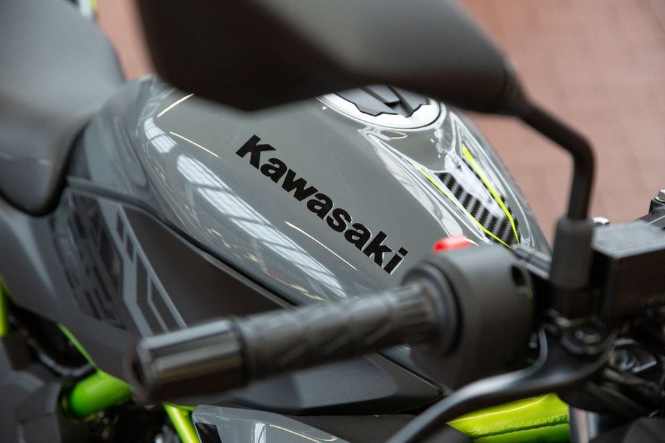 Kawasaki Z 125 mit 4 JAHREN WERKSGARANTIE, 1.Hand in Seevetal