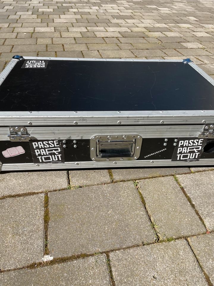 Pedalboard Selbstbau - Skateboard - zwei Ebenen Flight/Hard Case in Hannover