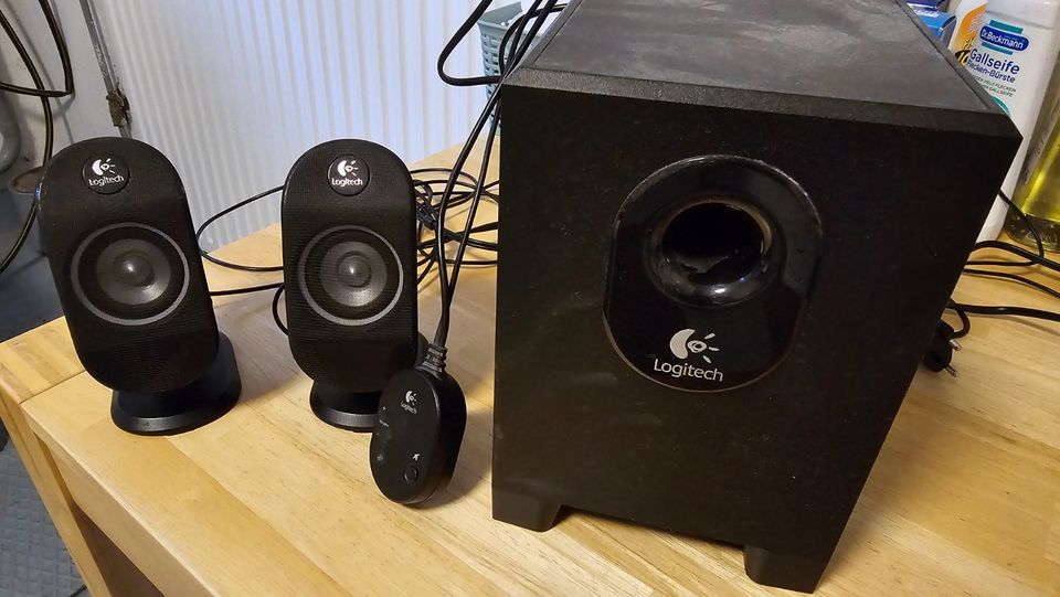 Logitech Soundsystem 2.1 X-210 in Frechen