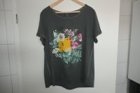 Shirt T-Shirt Damen Gr.44 / XXL Grün mit Blumenmotiv Kurzarm Top! Niedersachsen - Bad Iburg Vorschau