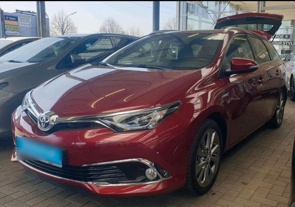 Toyota Auris Hybrid in Kiel