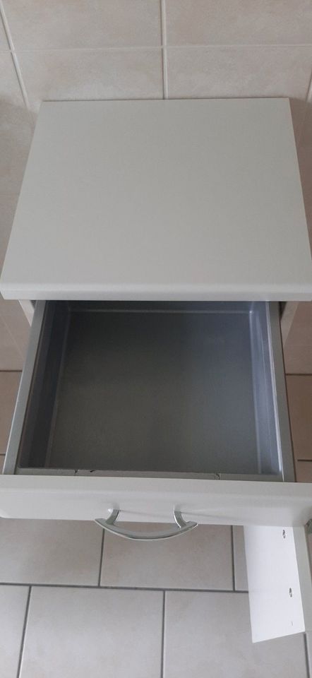 Badezimmer  Badschrank  Badmöbel  Schrank in Mönchenholzhausen