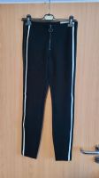 Zara Leggings schwarz gestreift Gr. M neu Nordrhein-Westfalen - Herford Vorschau