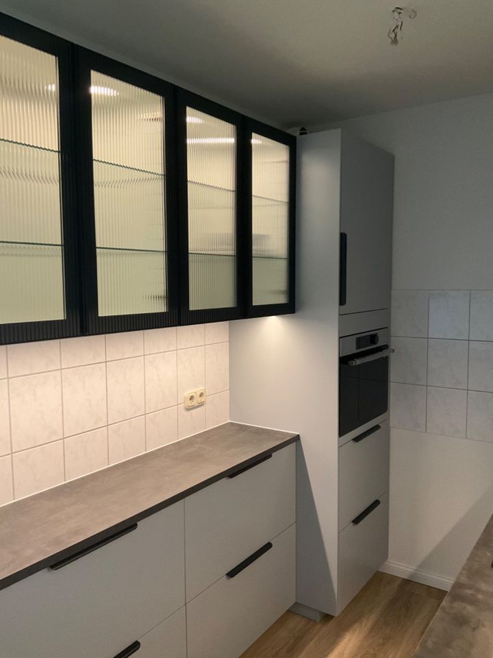 Renovierte Zwei-Zimmer-Wohnung mit neuer offener Einbauküche in Pampow