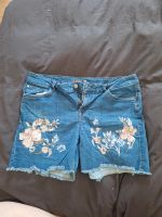 Hotpants mit Blumen Nordrhein-Westfalen - Witten Vorschau