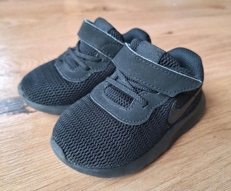 Babyschuhe Nike Tanjun Schwarz Gr.21 in Bühl