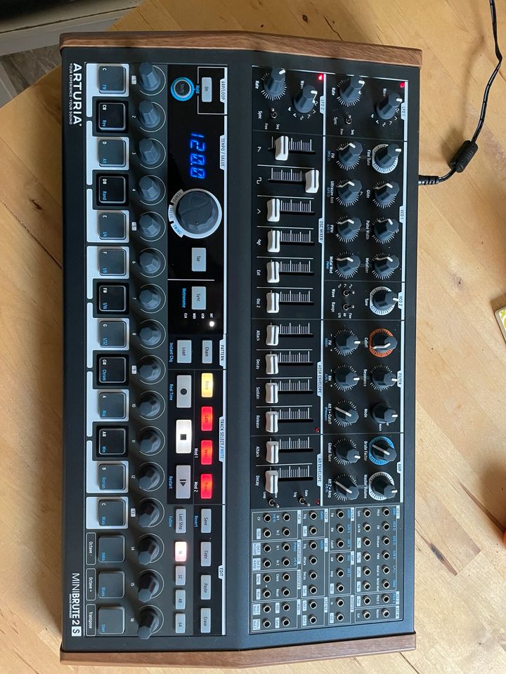 Arturia Minibrute 2s in Bremen