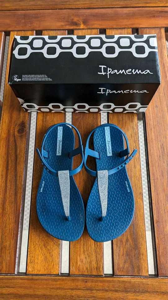 Ipanema Badesandalen blau/silber 31/32 in Dortmund