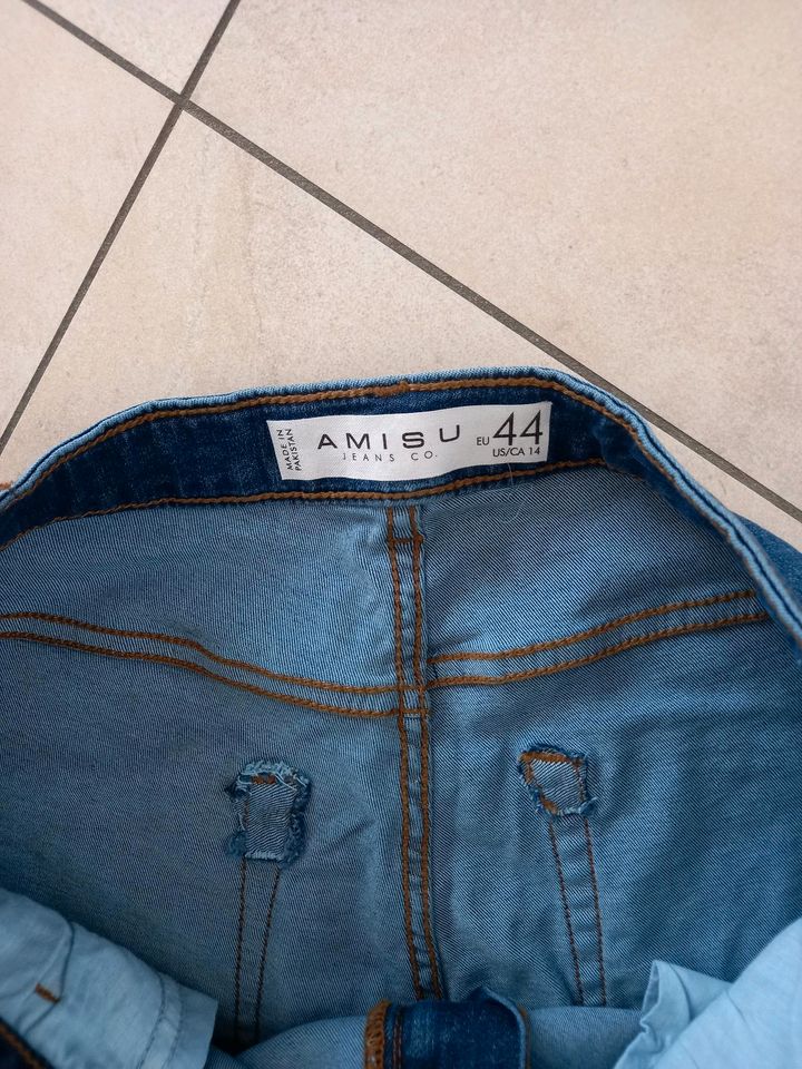 Damen Shorts Jeans Gr.44 neuwertig in Neutraubling